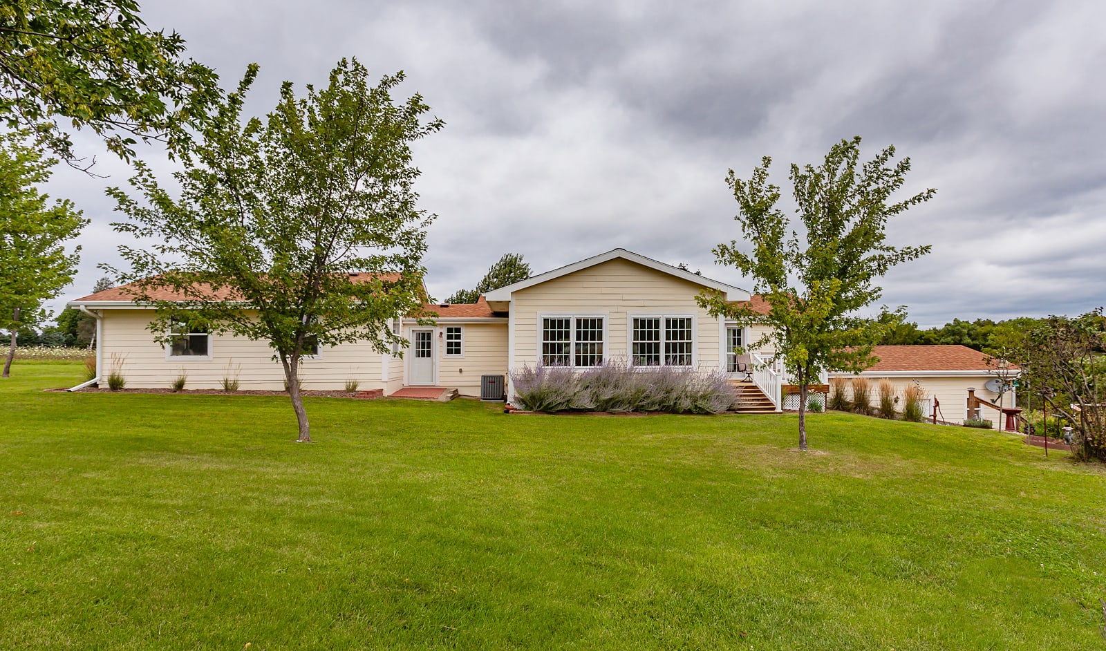 SOLD in Carlisle! 24 Hour Sale! Beautiful Country Home With Just Over 2 Acres of Land! inception-app-prod/ZGM3MjVjZTgtM2M4OC00YzRiLWE2MTgtYTk0MDhmMTdjMzli/content/2023/09/b0ea9acd6d347de0756acc30dacf6510cf325e45.jpg