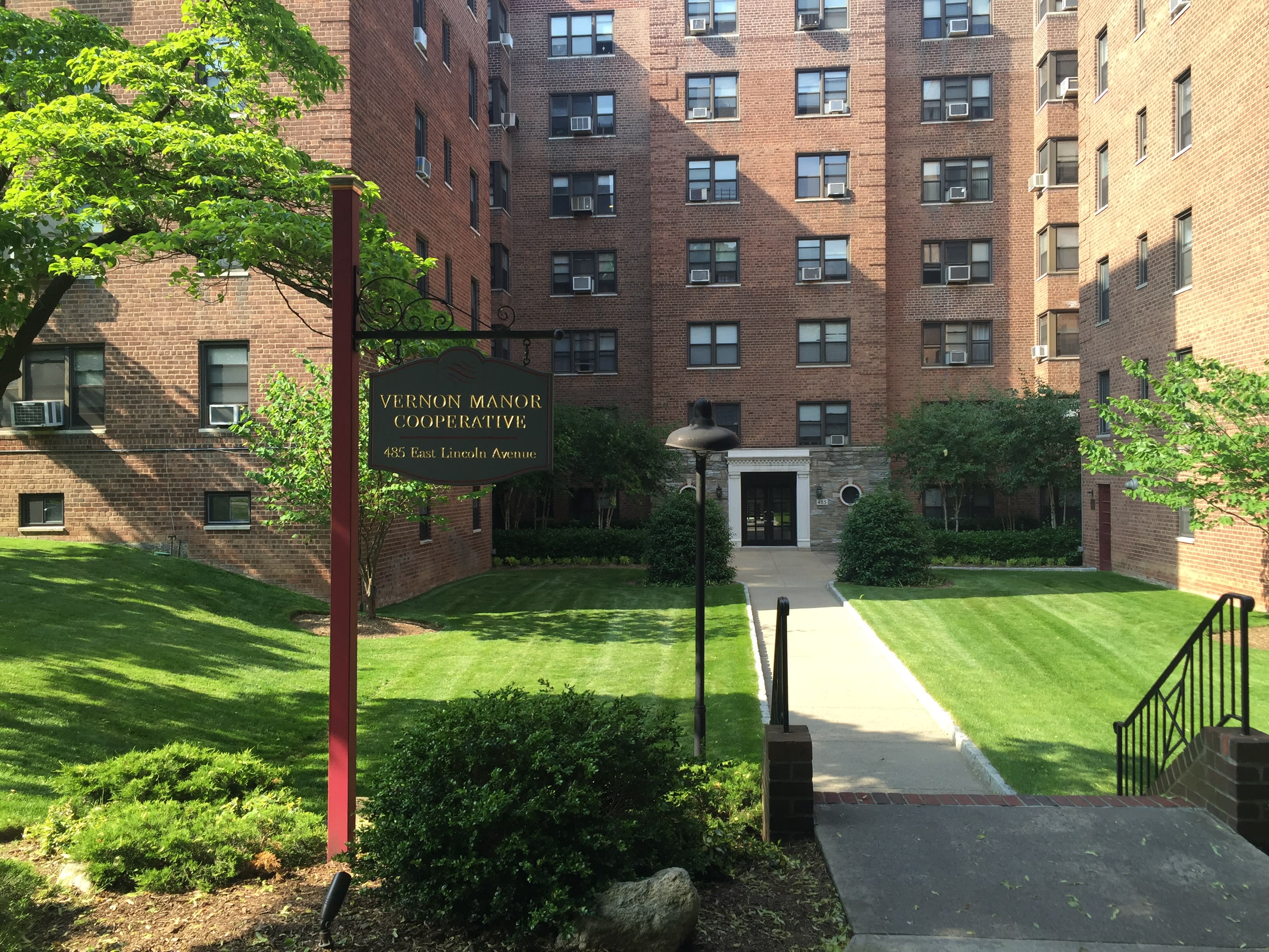 inception-app-prod/ZGM3ZDg5ODQtZWRjZC00ZGRhLWE3NjEtZGNjZTgxNzhmMjE4/content/2016/07/485 E Linc 310 front wide-2.JPG