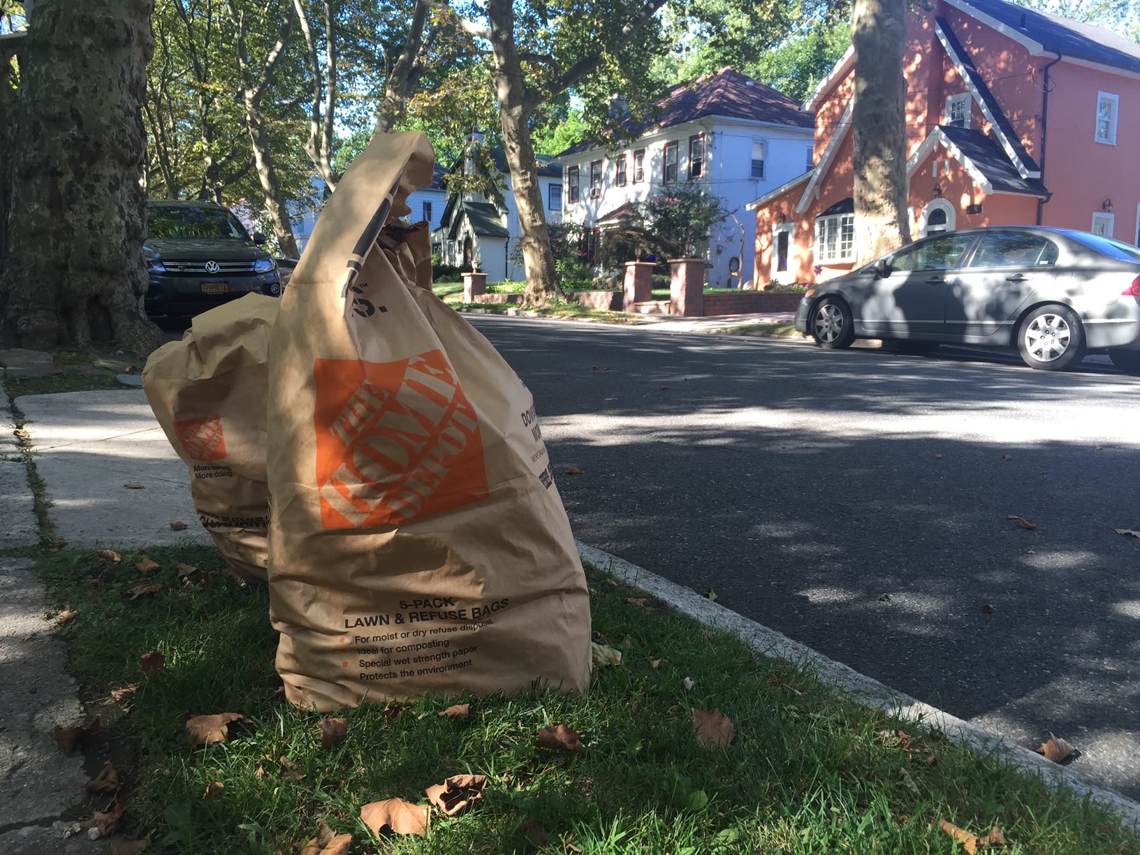 Top Fall Home Improvement Tips inception-app-prod/ZGM3ZDg5ODQtZWRjZC00ZGRhLWE3NjEtZGNjZTgxNzhmMjE4/content/2020/12/top-fall.jpg