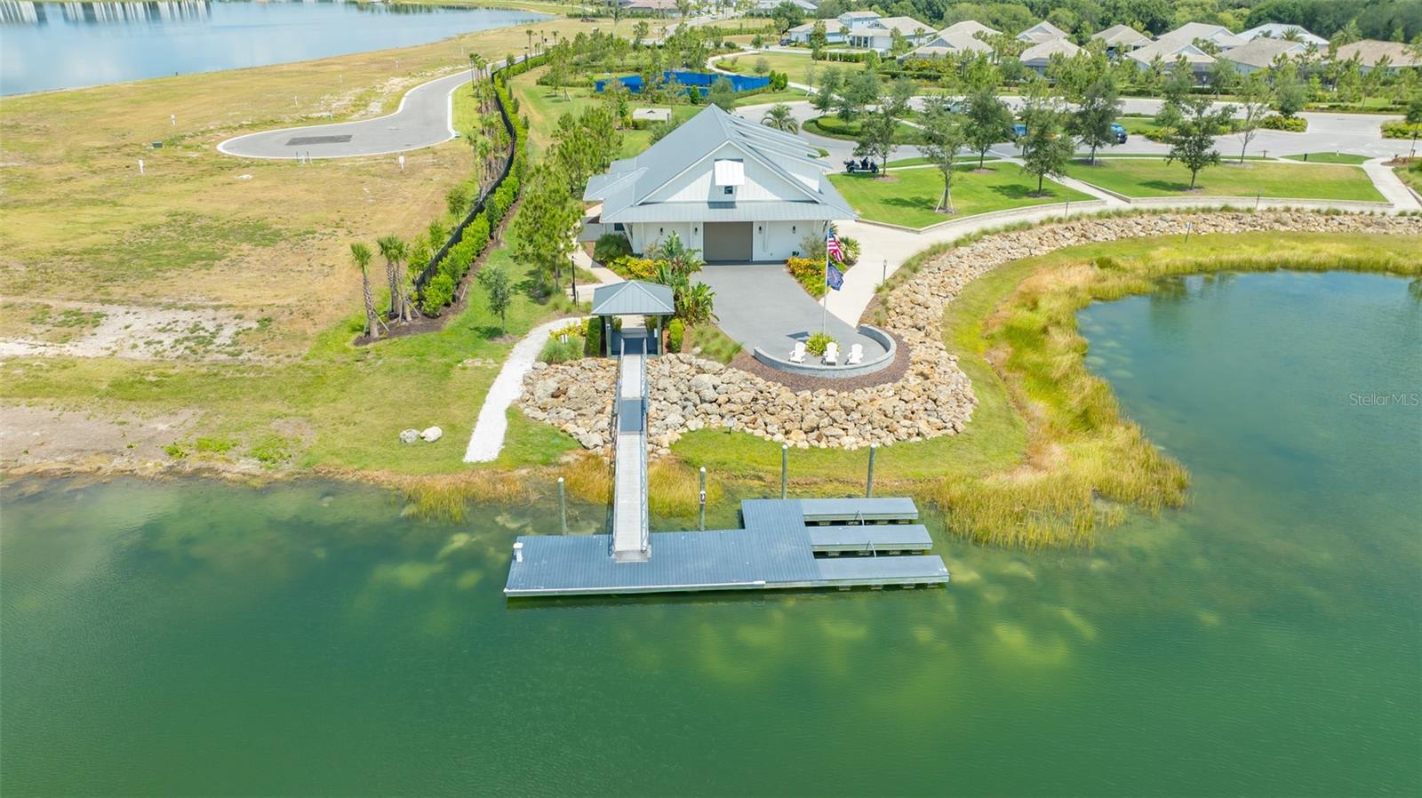 Waterside - LakeHouse Cove inception-app-prod/ZGQxOWNlNTMtMzBlMS00NTk2LThiMjAtZDRkMGUzMzYyMzRm/content/2025/05/18a67149a58470f03f1d9e5bc2e27b45ad5204bb.jpg