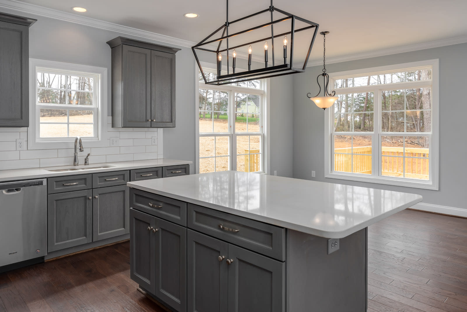 Old Moore's Mill inception-app-prod/ZGU4NzRiMTUtMTFjOC00MjBjLTg4ZDEtNjllMTllZTZmZmE2/content/2019/05/7304 Lambert Lake Kitchen 4 %282%29.jpg