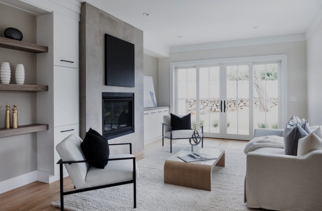 Does Staging a Space Make it Feel Bigger or Smaller? inception-app-prod/ZGY0YTljNjYtYjY4NC00ODdiLThhM2MtYTMyNDM0NWVjMWVj/content/2024/01/7e54dd184548a80c15478ad72f35c91104f89971.png