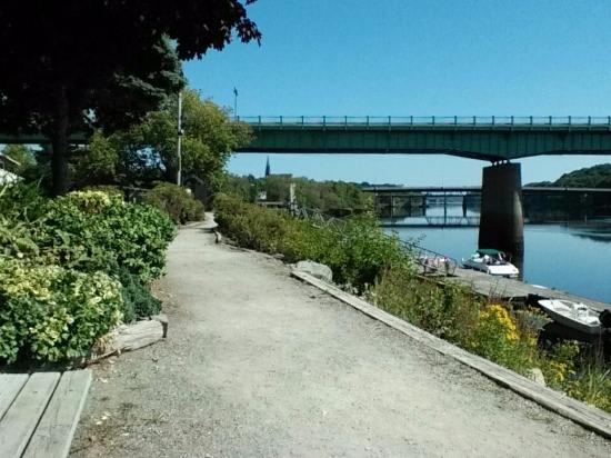 inception-app-prod/ZGYzZDUwNDctNmU3Ni00N2YzLThlNWYtYzJjMDkzNDhmNDJl/content/2019/07/penobscot-river-walkway TripAdvisor-2.jpg