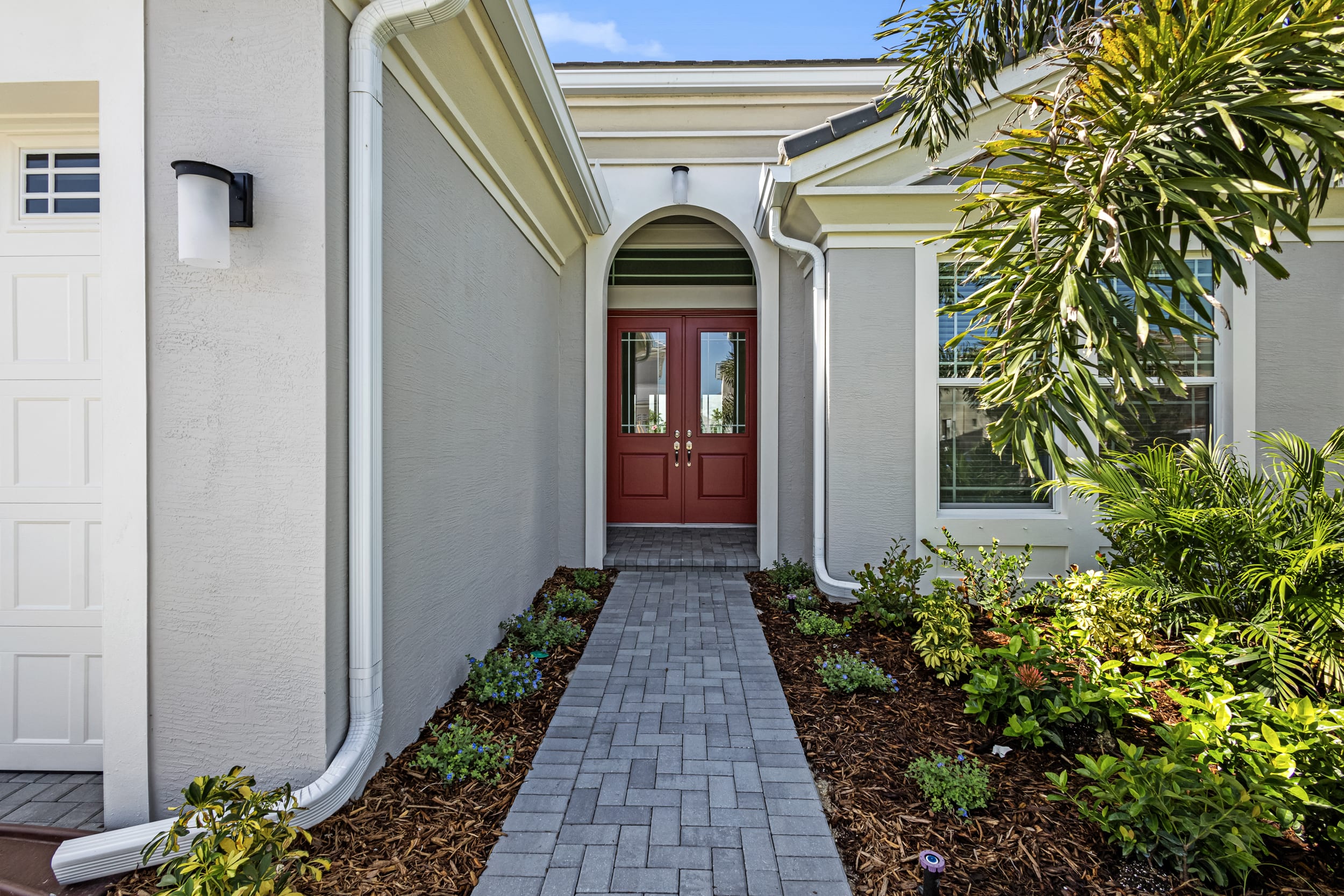 14200 Lacebark Lane inception-app-prod/ZTBmMGFiNjQtZWYwNy00N2RiLWIzMTItZmQ4ZWQ0MjVjMzk2/content/2024/08/6b29fa8a4ce635a6c7d10cdad7bc8e9bed35462a.jpg