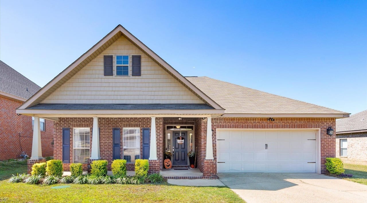 Homefront Heroes: Property Buying Guide for Veterans on Their Day inception-app-prod/ZTE2Yjk4NmUtNWVmMi00MmIxLTllNjQtMjhlYmM1NjY5NjRl/content/2023/11/74cb60b1671f7e5e60711c792e8791e5a0ce6d87.jpg