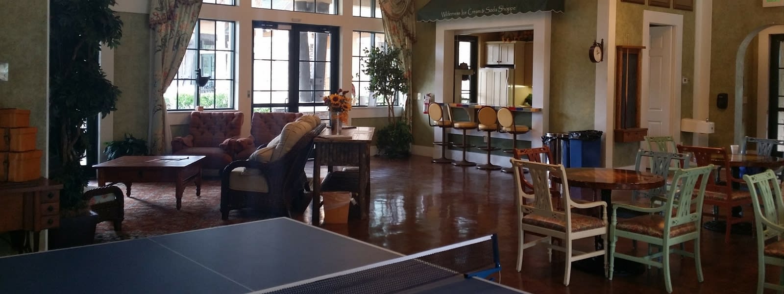 inception-app-prod/ZTM3NzMxYzAtYjU2ZC00NDU5LTgyMTMtZmRiYzVmMDg3MGE3/content/2015/10/Wilderness Game Room.jpg