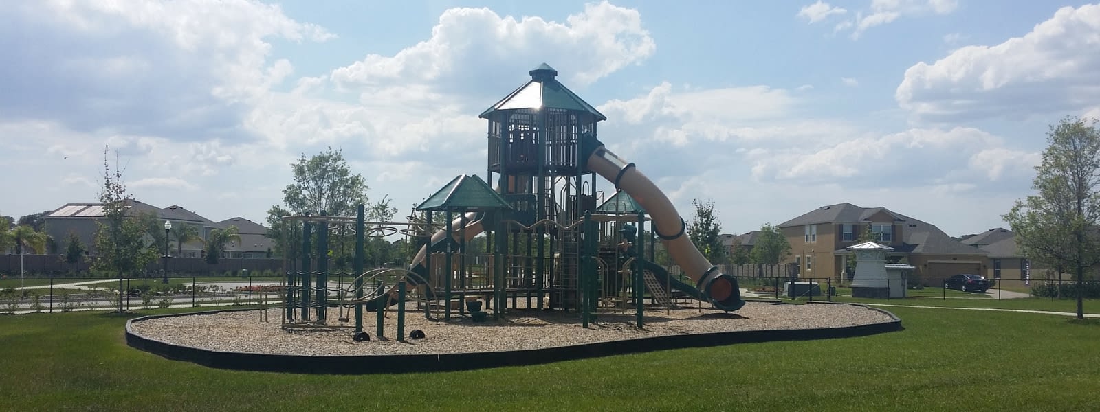 inception-app-prod/ZTM3NzMxYzAtYjU2ZC00NDU5LTgyMTMtZmRiYzVmMDg3MGE3/content/2016/04/Long Lake Playground Slide.jpg