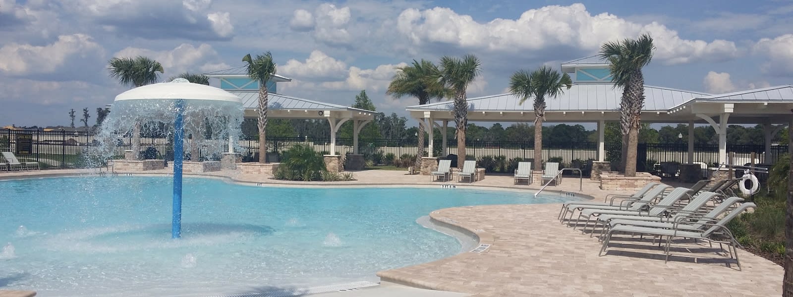 inception-app-prod/ZTM3NzMxYzAtYjU2ZC00NDU5LTgyMTMtZmRiYzVmMDg3MGE3/content/2016/04/Long Lake Pool Slide.jpg