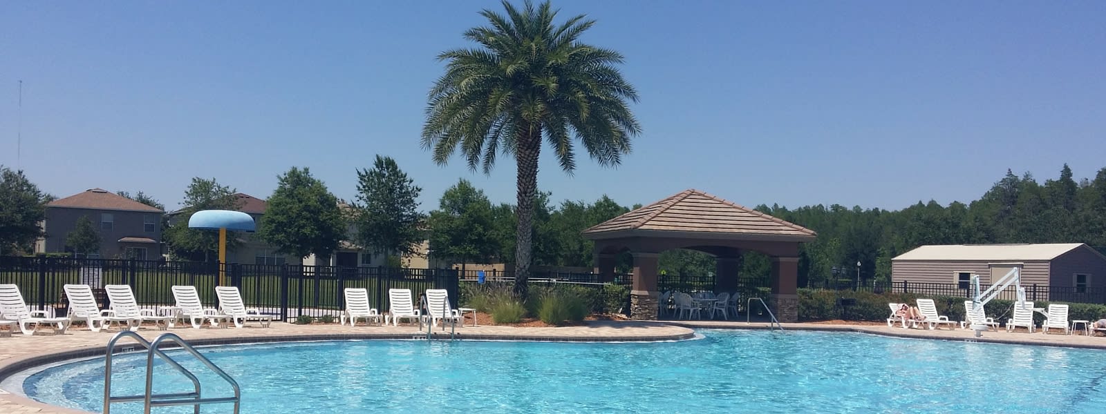 inception-app-prod/ZTM3NzMxYzAtYjU2ZC00NDU5LTgyMTMtZmRiYzVmMDg3MGE3/content/2016/05/Ballantrae Pool1 wide.jpg