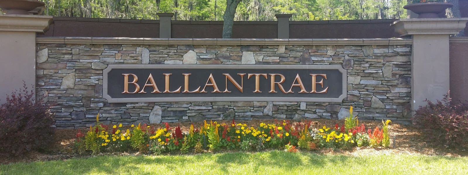 inception-app-prod/ZTM3NzMxYzAtYjU2ZC00NDU5LTgyMTMtZmRiYzVmMDg3MGE3/content/2016/05/Ballantrae Sign wide.jpg