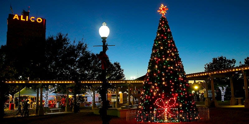 What is there to do around Waco during the Holidays? inception-app-prod/ZTQ4OWViZjUtOWM4Mi00MTJlLTgwMWUtMjYzNDFhMTdmMWVm/content/2021/11/298183d099b9448b39887f26fd7dd334ec5db711.jpg