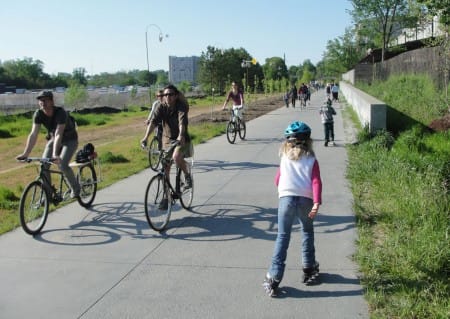 inception-app-prod/ZTVjMTBhZjMtMDA5NC00YjFmLWFmNGEtMjJiZGQ0NTYwODVl/content/2016/09/bike-riders-eastside-trail-450x319.jpg