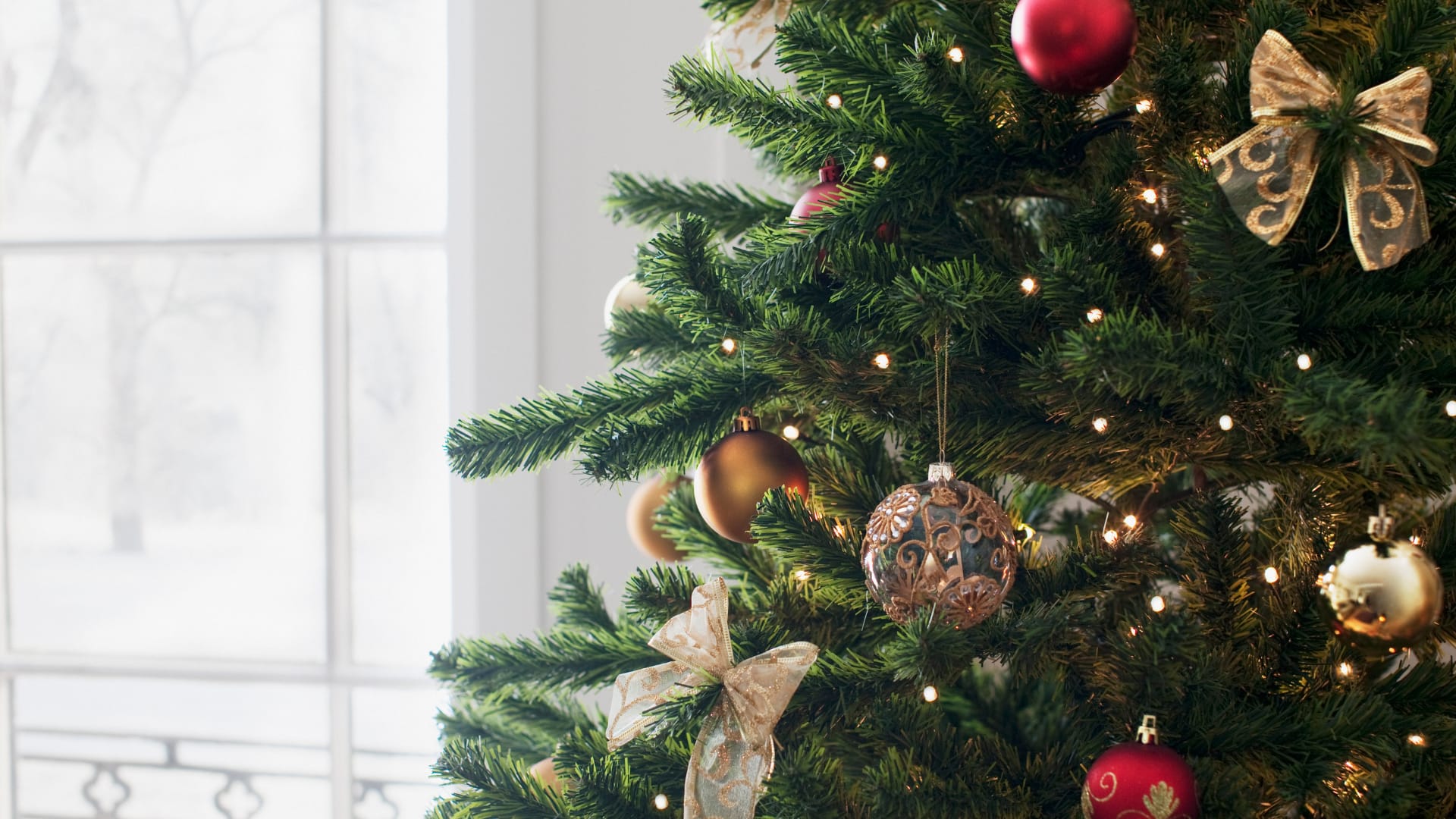 ‘Tis the Season: Top 5 Reasons Why the Holidays Are a Great Time to Buy Or Sell Your Metro Atlanta Home inception-app-prod/ZTVjMTBhZjMtMDA5NC00YjFmLWFmNGEtMjJiZGQ0NTYwODVl/content/2021/12/b165f8bc17cbd39df1dd68a394dd11e6a4f9f84d.png