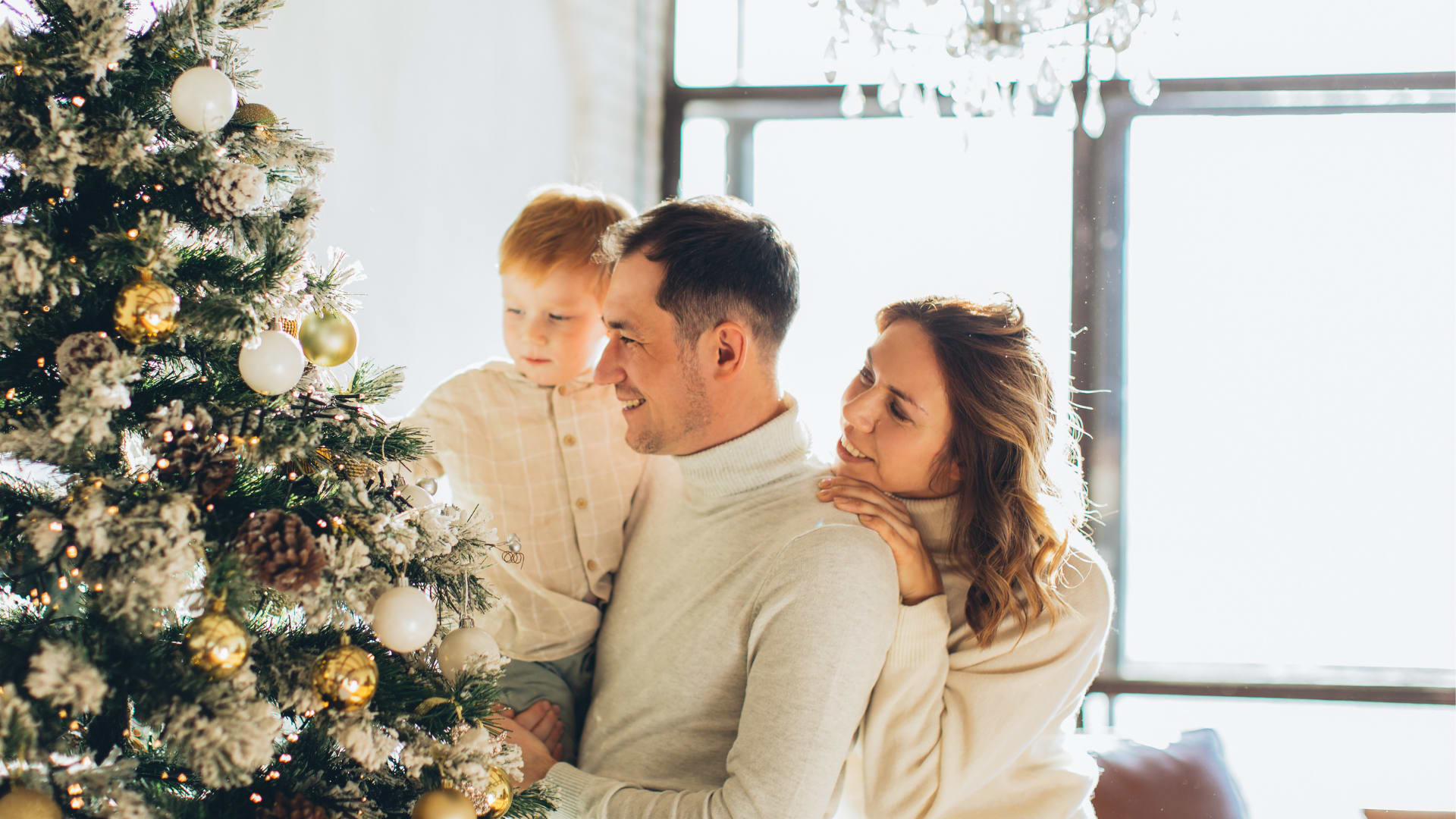 9 Ways to Share the Spirit of the Season—Starting From Home inception-app-prod/ZTVjMTBhZjMtMDA5NC00YjFmLWFmNGEtMjJiZGQ0NTYwODVl/content/2021/12/bfe3068d36e6c05ab0118bb4e5ce84124a39c117.png