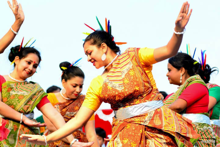 Weekend Tips: Going Out or Staying In? inception-app-prod/ZTgwNGY3YTItMDU2NS00YzlkLThlOGEtZjcxNTI5YTkzODFj/content/2020/11/diwalisa4-3.jpg