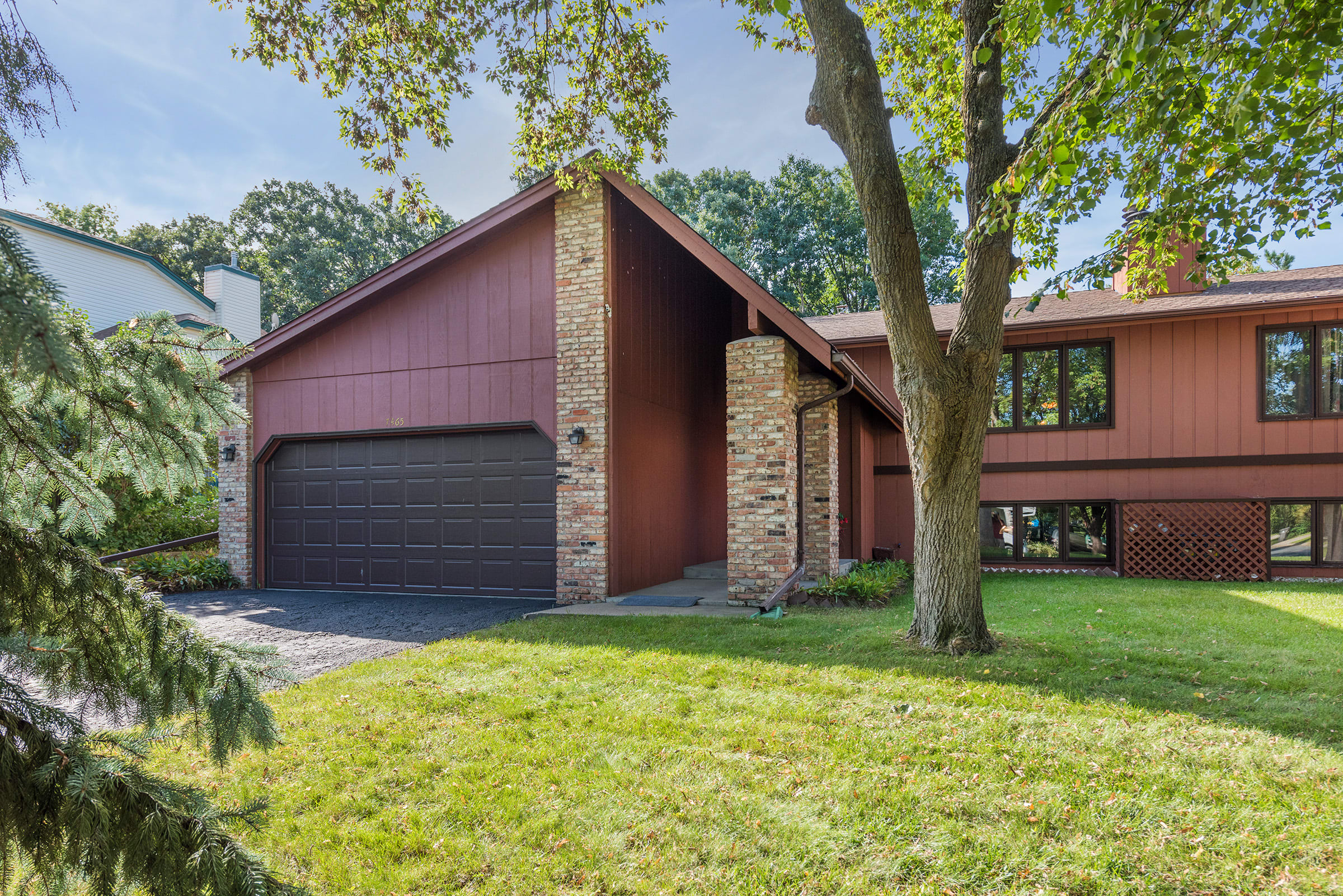 JUST LISTED - 7465 Scot Terrace Eden Prairie, MN 55346 inception-app-prod/ZTk5YTA3ODItNmY2OS00NGZiLTg0MjEtMDc2Y2M3NjU5ODM3/content/2018/09/photo-001-3.jpg