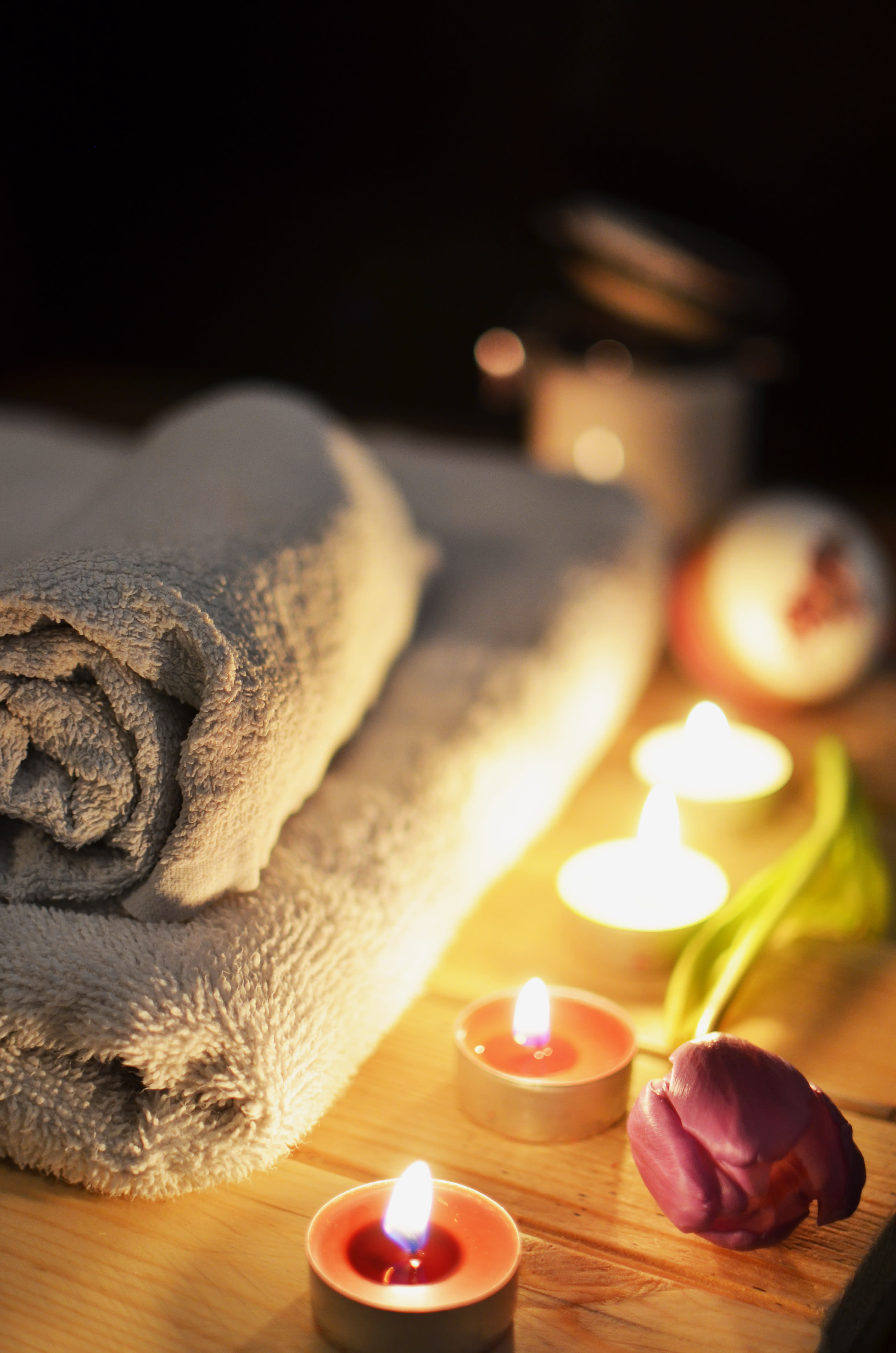 4 sensible, affordable ways to give your bathroom spa-like panache inception-app-prod/ZWFiYzFlY2ItODI0ZC00NmY0LTliNWYtZGY5YmY3ZGRkMjll%2Fcontent%2F2016%2F03%2Flove-romantic-bath-candlelight.jpg