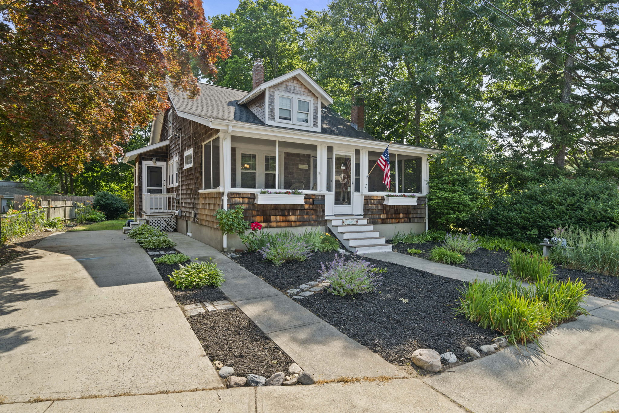 New Listing: Charming Cape in Historic Plymouth, MA — 7 Gray Ave inception-app-prod/ZWM1MTlmMTEtODY1NC00YzA3LTljMGMtMDc4NmFkZTg5MmMz/content/2026/07/420c035f0c9502fee96eed774c7126c0e283b821.jpg