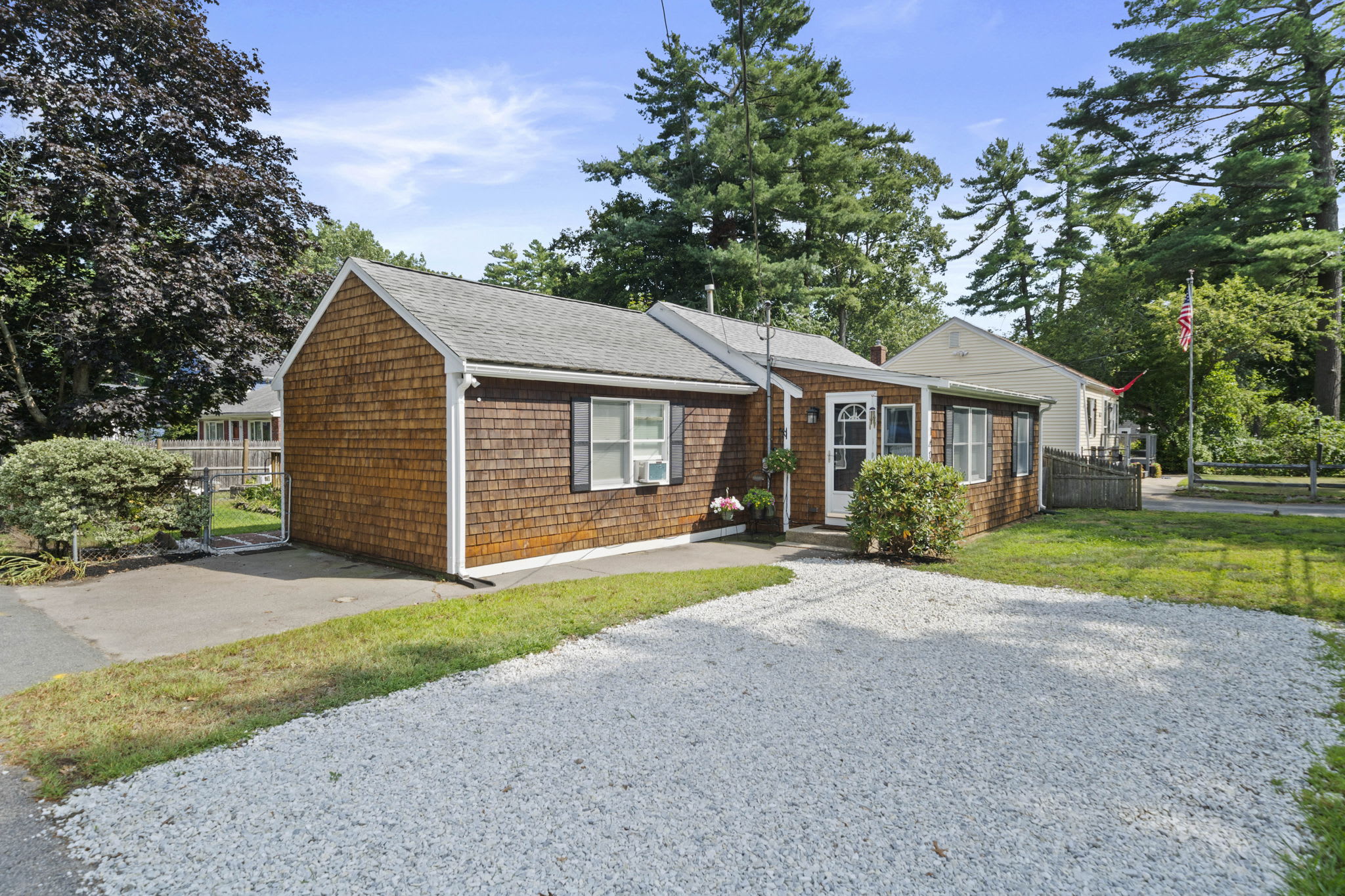 The South Shore Seller's Roadmap: How Prep Work Puts Thousands More in Your Pocket inception-app-prod/ZWM1MTlmMTEtODY1NC00YzA3LTljMGMtMDc4NmFkZTg5MmMz/content/2026/07/9a51b9fc9fa71053191fa6af9b8e376ef2058682.jpg