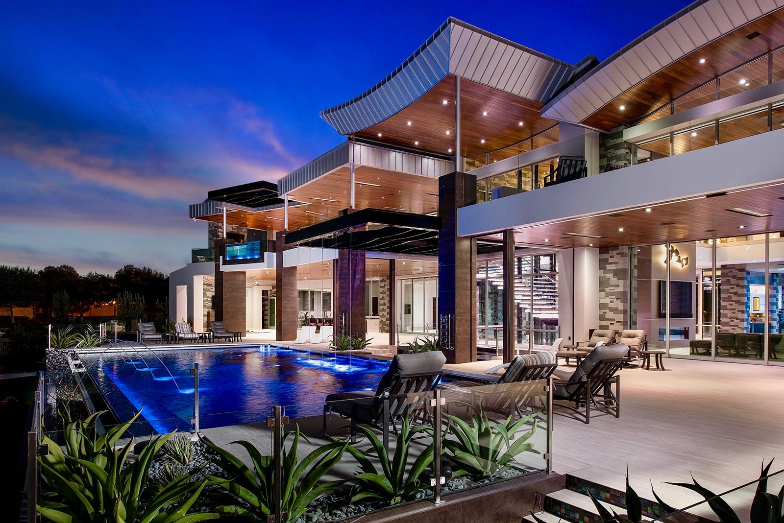LUXURY REAL ESTATE inception-app-prod/ZWM4YjA2NWUtNTMyZC00MjkzLTgxNGUtN2FmOTM3NDU3MjFl/content/2024/10/1874bc4273897701a29ec821b990d71efba3a483.jpg