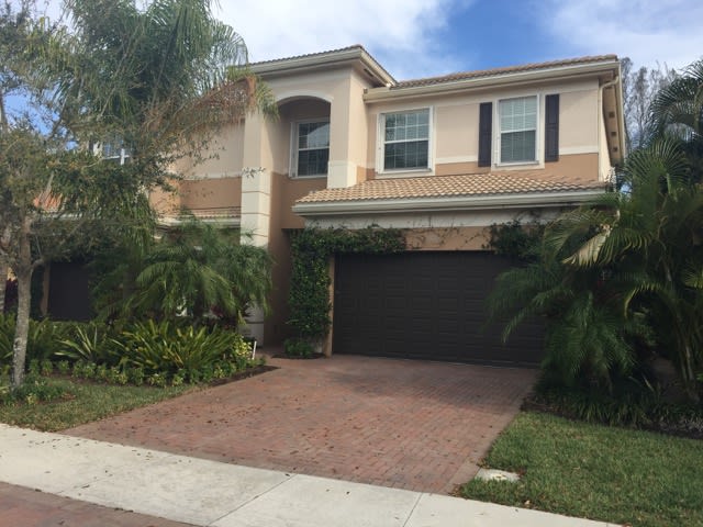 "Deal of the Week!" inception-app-prod/ZWQ0NGIzYzAtNTg0OS00MzIxLThmYmUtNzhmOTBhYTgwNGUx/content/2016/05/Steneken exterior 2.jpg