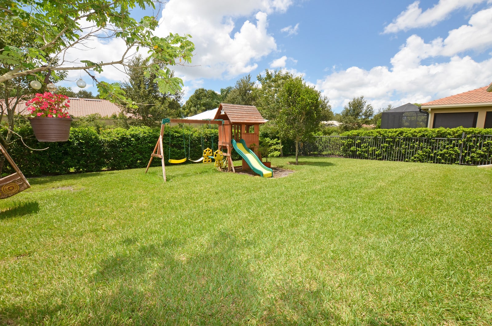 inception-app-prod/ZWQ0NGIzYzAtNTg0OS00MzIxLThmYmUtNzhmOTBhYTgwNGUx/content/2017/01/Suarez Backyard.jpg