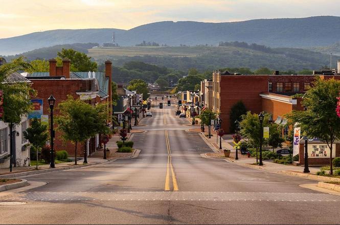 Living in Waynesboro, Virginia: A Local Guide for Homebuyers and Anyone Considering a Move inception-app-prod/ZjA2ZWE2NWItMWRlYi00ZmYwLTkzNDgtMDIyY2Y2YWViZGJi/content/2026/10/07ab3a7a34aa36d3ebc719752055cddd12f8936e.jpeg