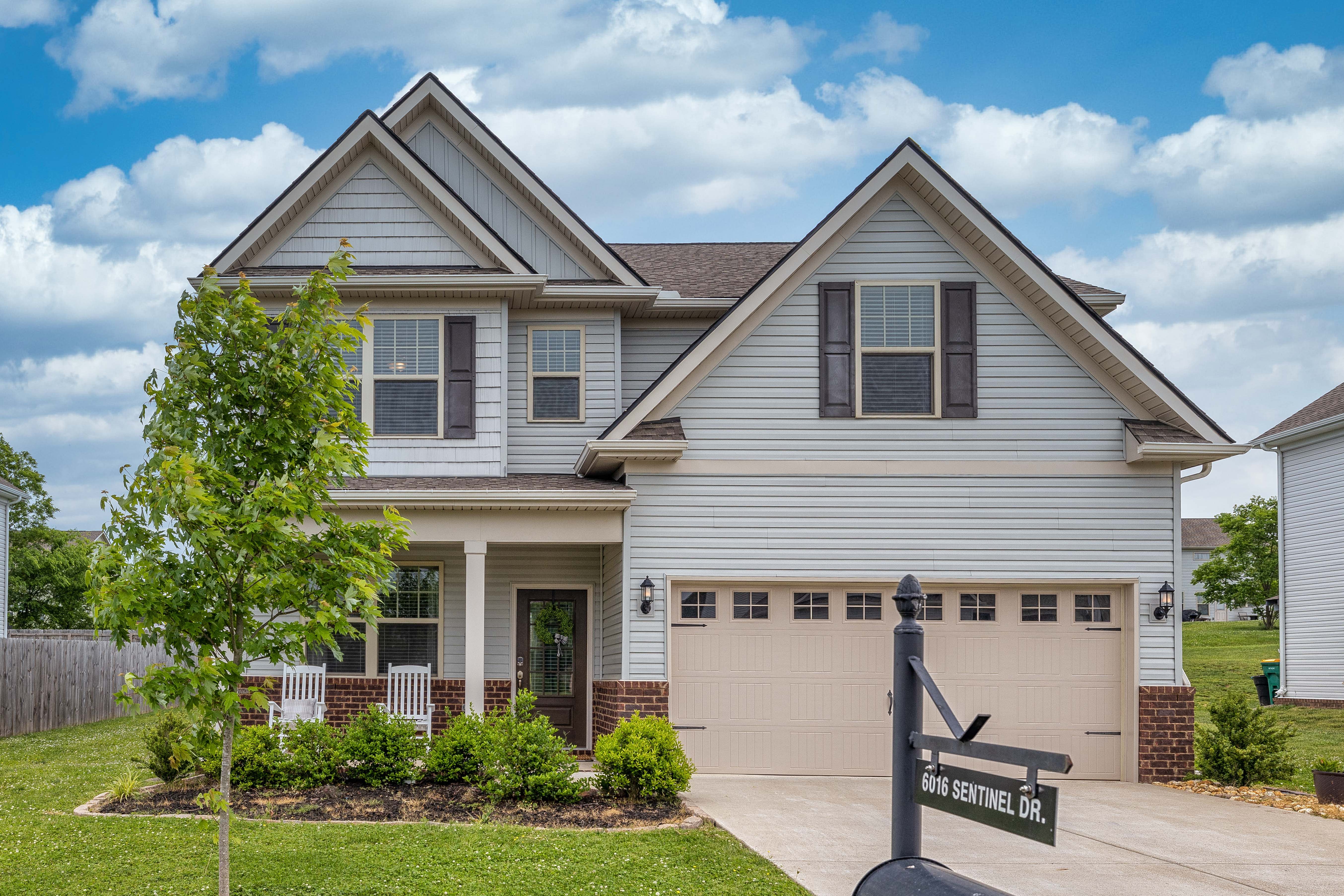 inception-app-prod/ZjIzYTAyYzYtZGIxYy00OTQzLTlhMTYtNzMyODAxMDg4YTkw/content/2021/05/6016 Sentinel Dr Spring Hill TN-5.jpg