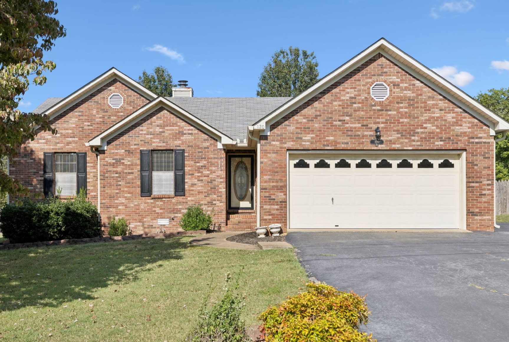 120 Green Vale Drive Columbia, TN 37401 inception-app-prod/ZjIzYTAyYzYtZGIxYy00OTQzLTlhMTYtNzMyODAxMDg4YTkw/content/2025/09/cdc578b9361587627710be32297a339ed5dd374b.jpg