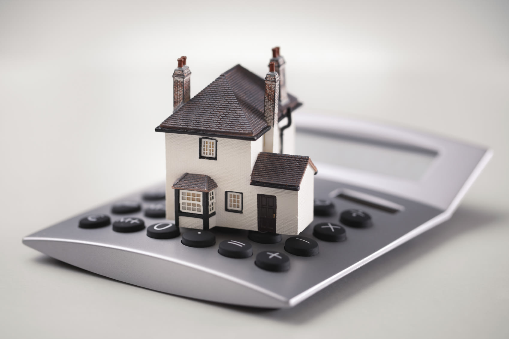inception-app-prod/ZjMxNjk0ZDktNGQyMy00M2VkLTg2NGQtNWZiYmNmN2E0MWQx/content/2018/04/house-on-calculator-2.jpg