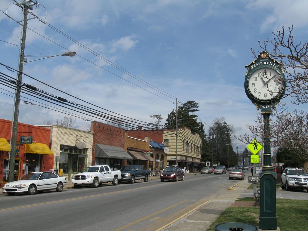 inception-app-prod/ZjMxNjk0ZDktNGQyMy00M2VkLTg2NGQtNWZiYmNmN2E0MWQx/content/2018/04/weaverville-2.jpg