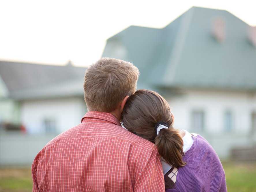 inception-app-prod/ZjMxNjk0ZDktNGQyMy00M2VkLTg2NGQtNWZiYmNmN2E0MWQx/content/2018/04/what-happens-when-parents-are-the-last-resort-for-cash-strapped-homebuyers-022731-2.jpg