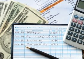 inception-app-prod/ZjMxNjk0ZDktNGQyMy00M2VkLTg2NGQtNWZiYmNmN2E0MWQx/content/2019/02/keep-track-of-a-household-budget-282x200 %281%29.jpg