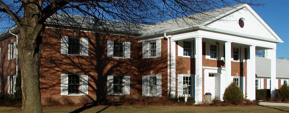 Morton Grove Real Esate inception-app-prod/ZjVhOWIwYzctYTM4YS00Mjc5LWFkZGYtZmYzNGQ3MWNkMjcx%2Fmedia%2F2015%2F02%2FMorton Grove Village hall.jpg