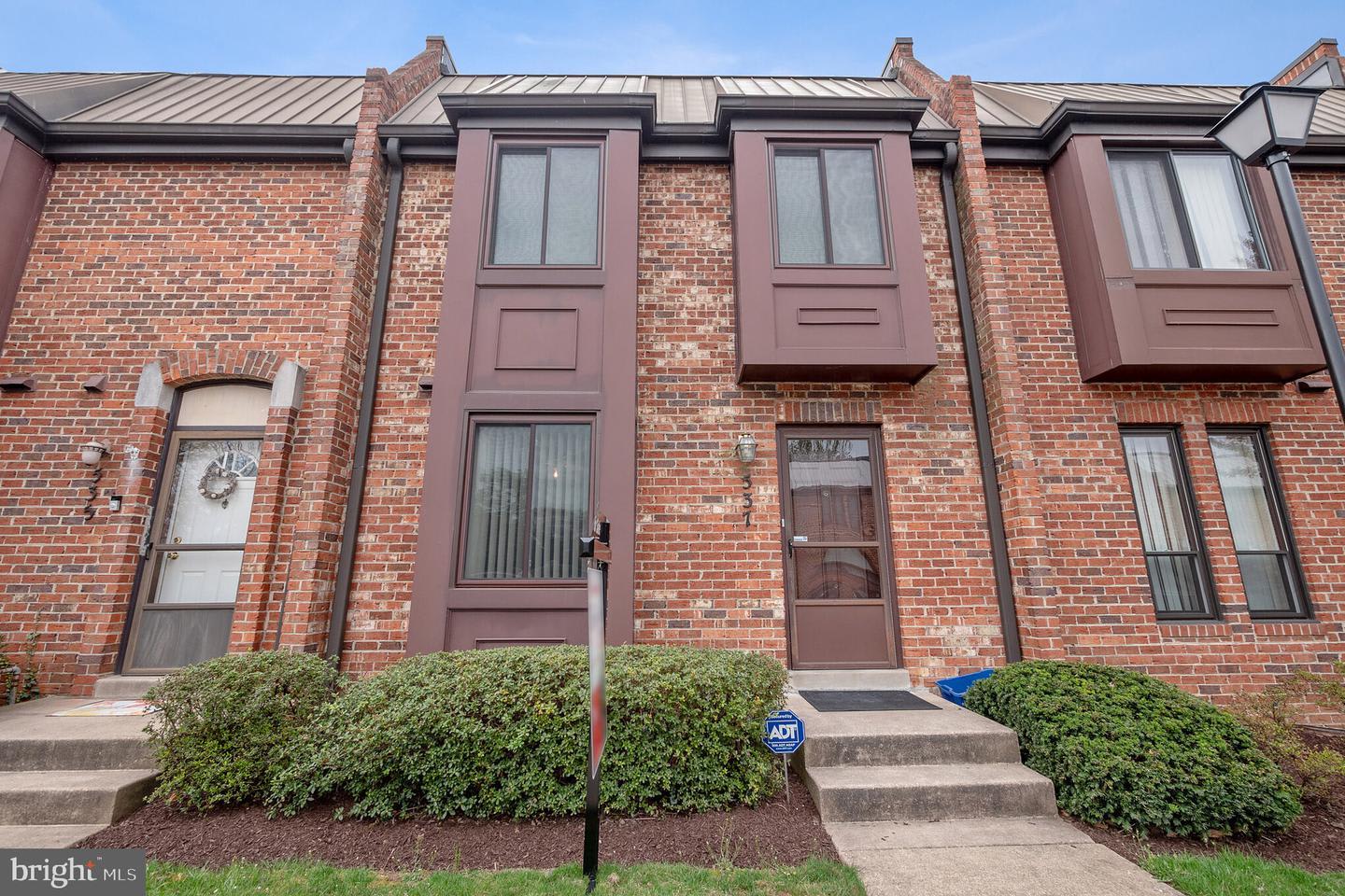 537 Brummel Ct NW #537 inception-app-prod/ZjYxMGIxYTctOWY5YS00YmJiLWE1MTMtNDdmNWQ3NTdlMmU1/content/2022/01/153147ad074b506bdeeb9b1d8cc687d29b908e24.jpeg