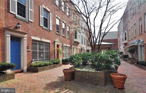 1662 Euclid St NW #A inception-app-prod/ZjYxMGIxYTctOWY5YS00YmJiLWE1MTMtNDdmNWQ3NTdlMmU1/content/2022/01/24b98273e95aa525bfc8db229a8273490bcd2ba7.jpeg