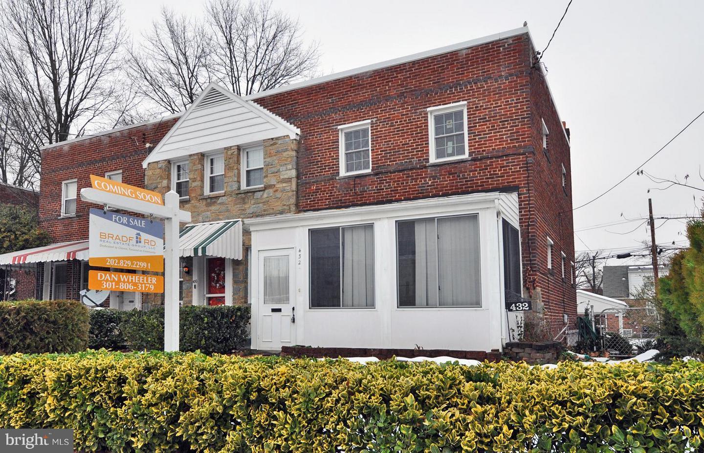 432 Oakwood St SE inception-app-prod/ZjYxMGIxYTctOWY5YS00YmJiLWE1MTMtNDdmNWQ3NTdlMmU1/content/2022/01/5bd87cf213a83bfd06c8cbbb2c3c9547e11a1df6.jpeg