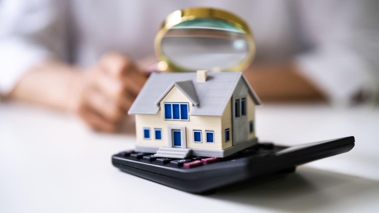 How Higher Interest Rates May Affect Appraisals and Offers in Washington DC inception-app-prod/ZjYxMGIxYTctOWY5YS00YmJiLWE1MTMtNDdmNWQ3NTdlMmU1/content/2025/08/755cfe0007c898a90e319260555e47544763ac5a.png