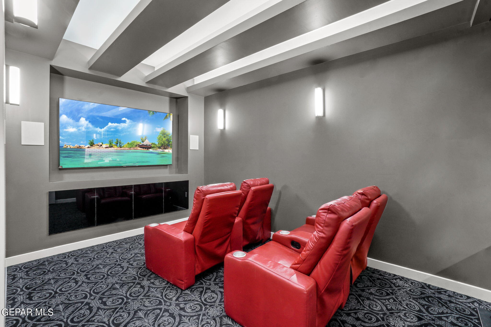 La Perla Movie Theatre