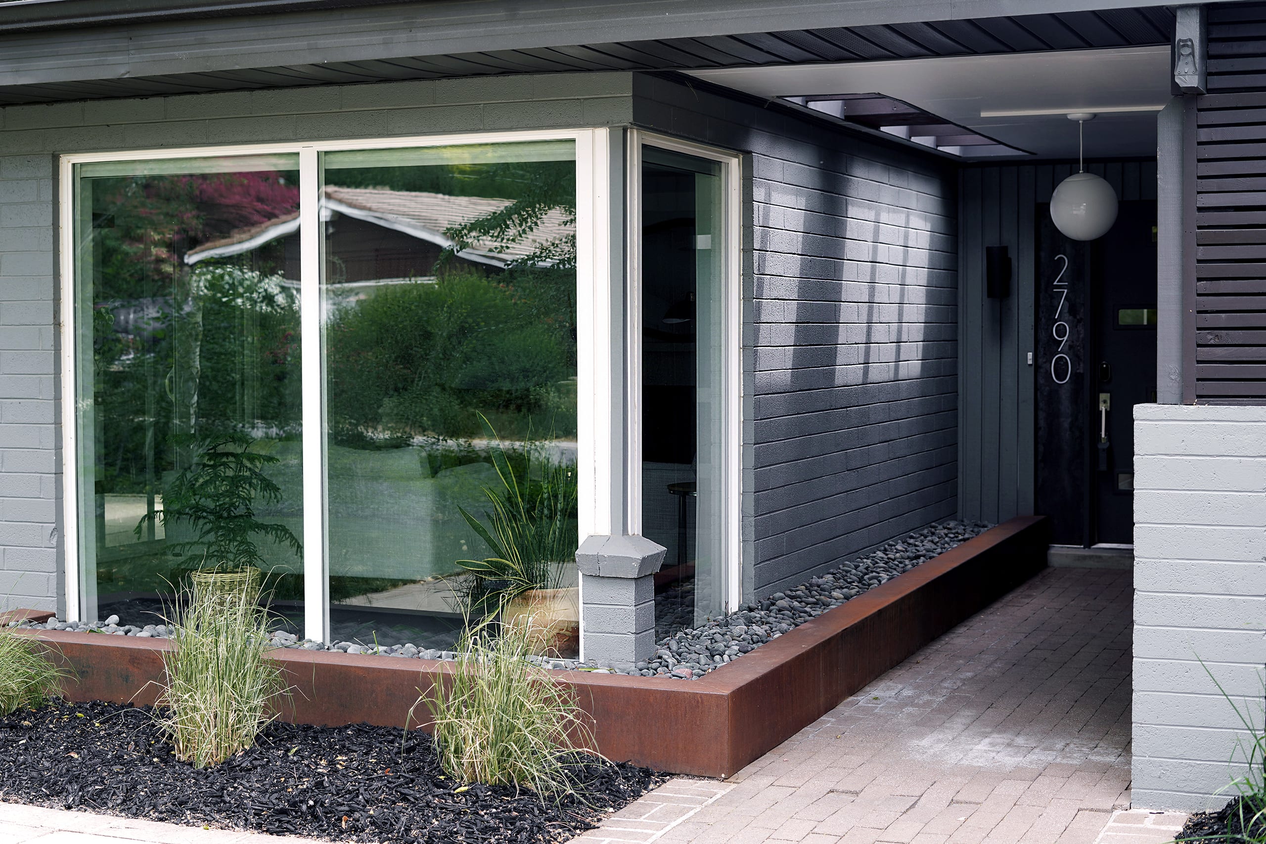 Five Things to Look for When Buying an Old House inception-app-prod/ZjZiZmM3MTAtMGIxOS00NGY2LWJhOGYtOWM4NWZiNDRhOTcy/content/2023/10/8bc4fb8c3cf172eba498be923294e869196250a1.jpg