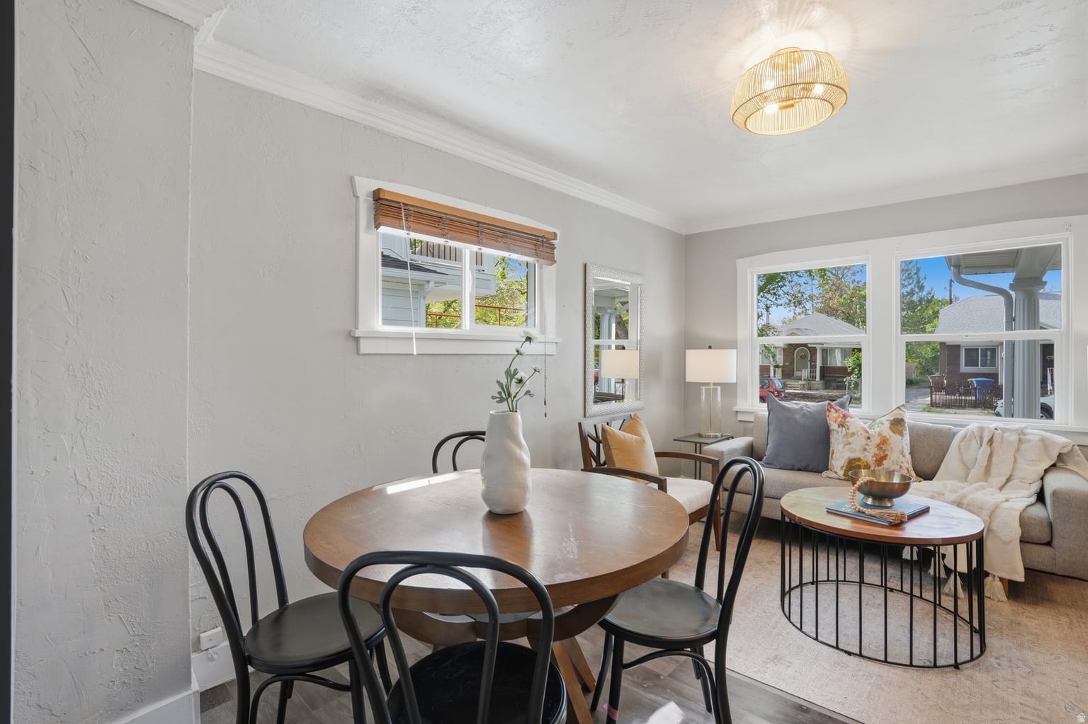 Your Charming Central City Bungalow at 147 E Williams Ave inception-app-prod/ZjZiZmM3MTAtMGIxOS00NGY2LWJhOGYtOWM4NWZiNDRhOTcy/content/2026/08/2e406de001a36fa9e7de6b1e7ee3f4d4e97b687a.jpg