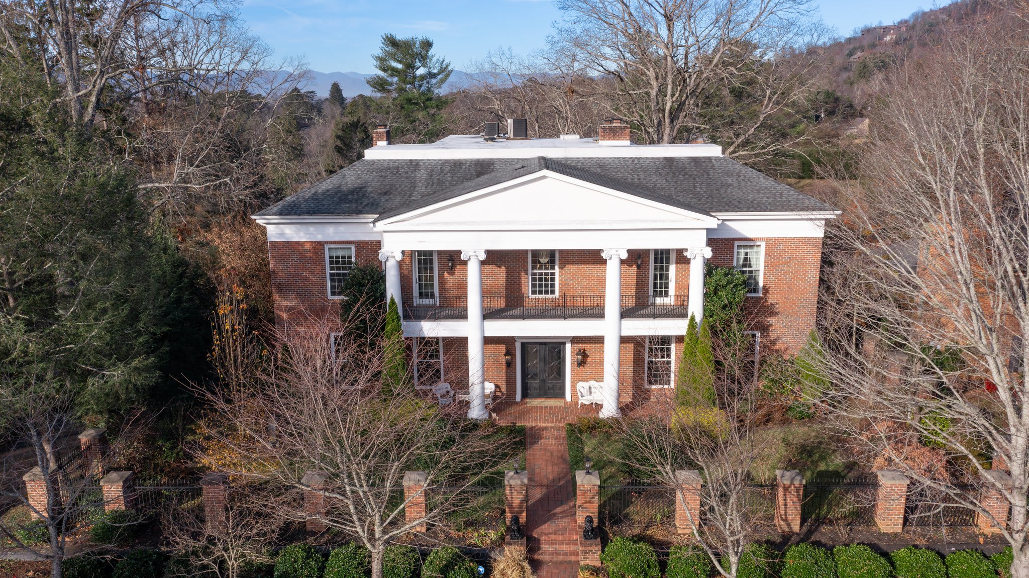 <p>84 Marlborough Rd. Photos</p> inception-app-prod/ZjczNTUxMGUtNWMzOC00N2E0LWJkOTUtMTIyMDZhZTViY2E0/content/2024/01/9aa112e31f47a35b0b425b4700ee806c392c816f.jpg