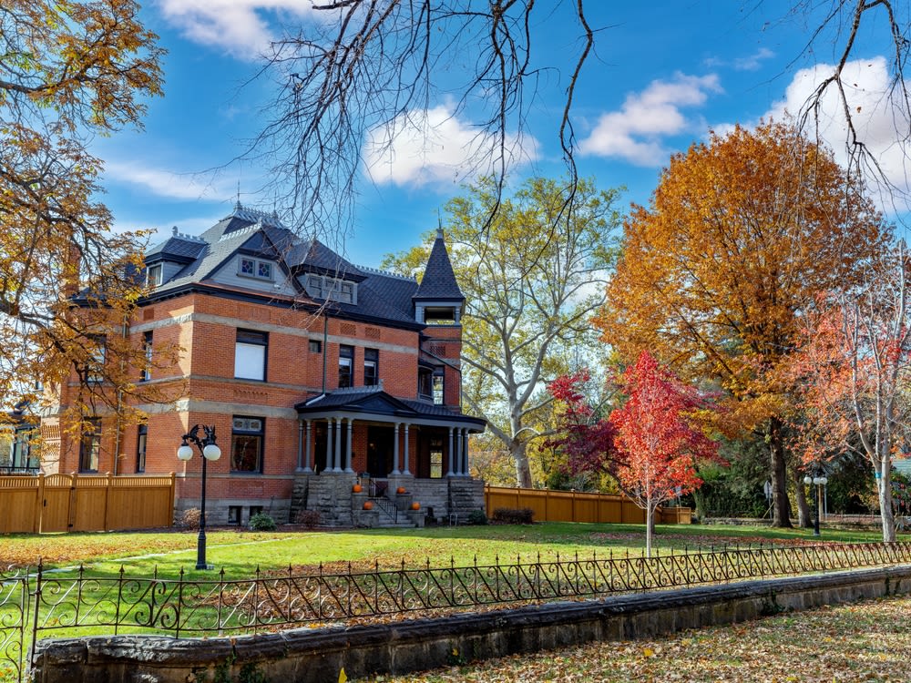 Incorporating Smart Home Technology in Historic Properties inception-app-prod/ZjdlYWIxYjItZDQyNi00MjY5LThlZmUtMjAzNzQyMjUzOTM0/content/2025/03/87387de0dbc724d09bef8152fb5924d97b55ec37.jpg