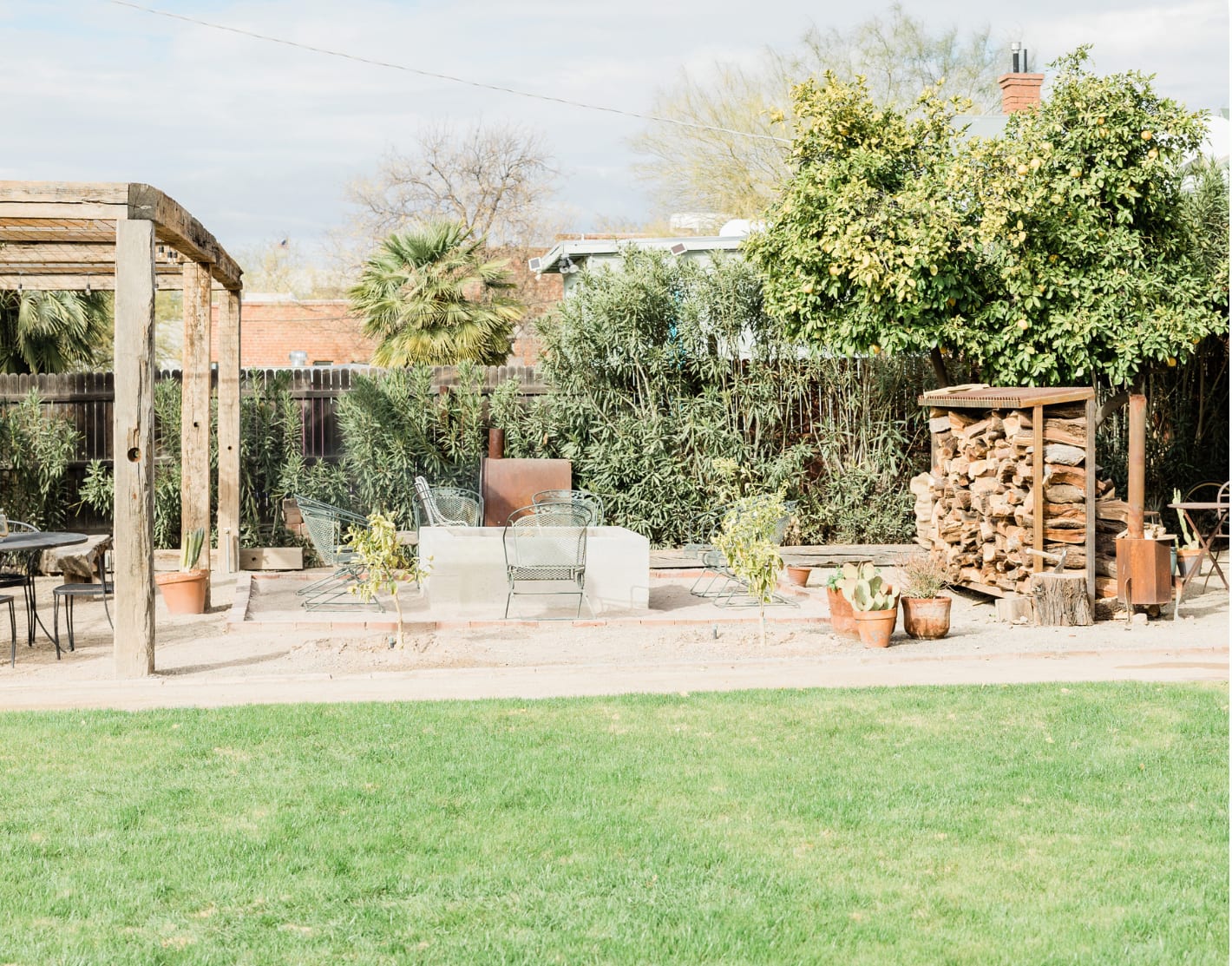 This Garden Looks Dead! Here's How to Revive it Quickly inception-app-prod/Zjg5NzQ2ZWMtMzU0MS00YzMzLWJlNDEtMzUzNzJlMWZhMmZh/content/2022/11/5625a993a514b4b36e3b9e802f2bc4d0cee5ba43.png