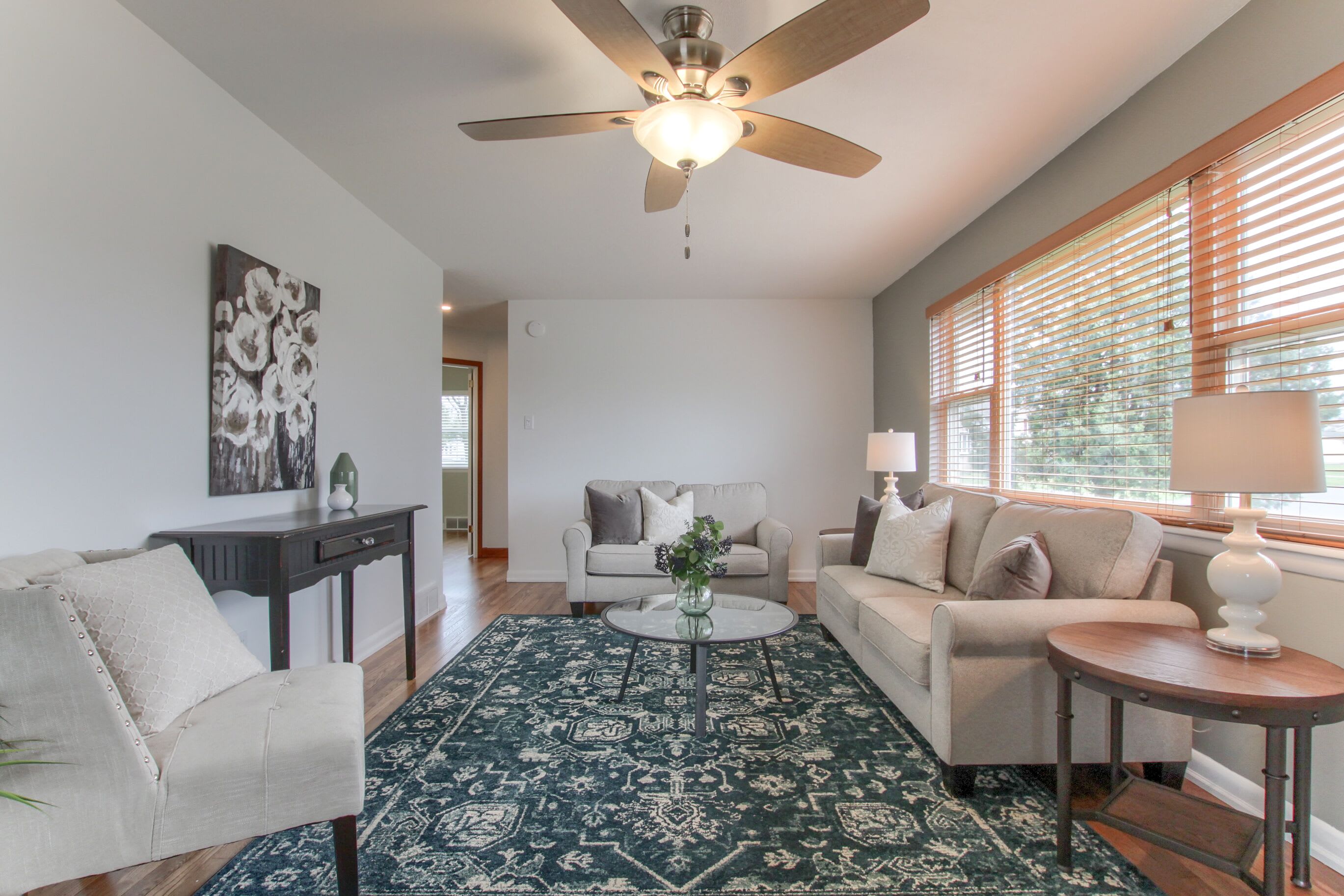 inception-app-prod/ZmFkMDQyMjMtMDhmZS00NmIwLTg0NjUtOWU4NGM0OGE3M2Nk/content/2019/04/living room 2-2.jpg