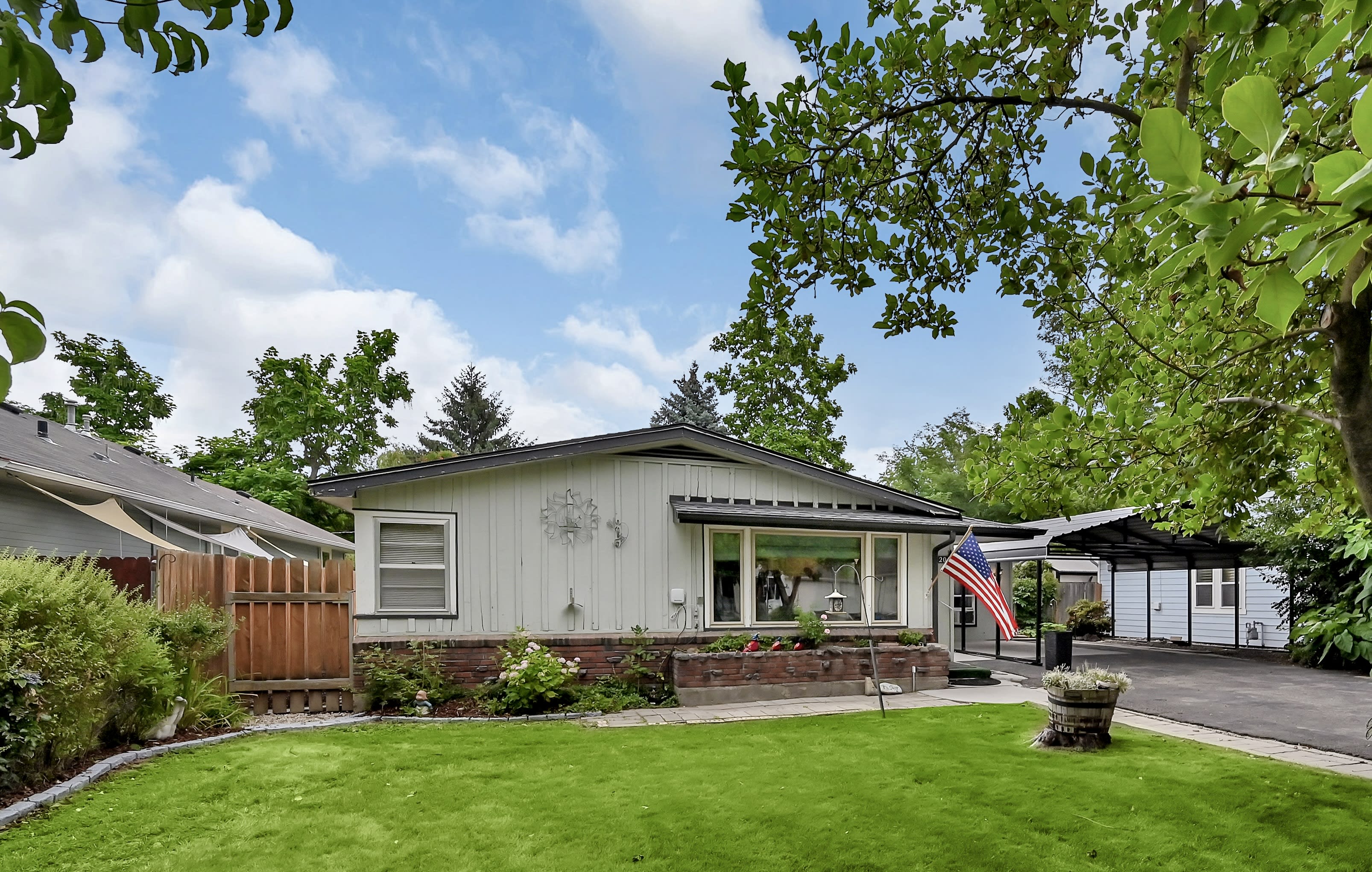 2206 S Manitou Avenue inception-app-prod/ZmVlNWNkNDctNjgzYi00MDQwLTk0MGUtMDQ5NDUxYzBkODJi/content/2026/07/af08a1645979923dd4e3a47cbcbc2fe1862368ad.jpg