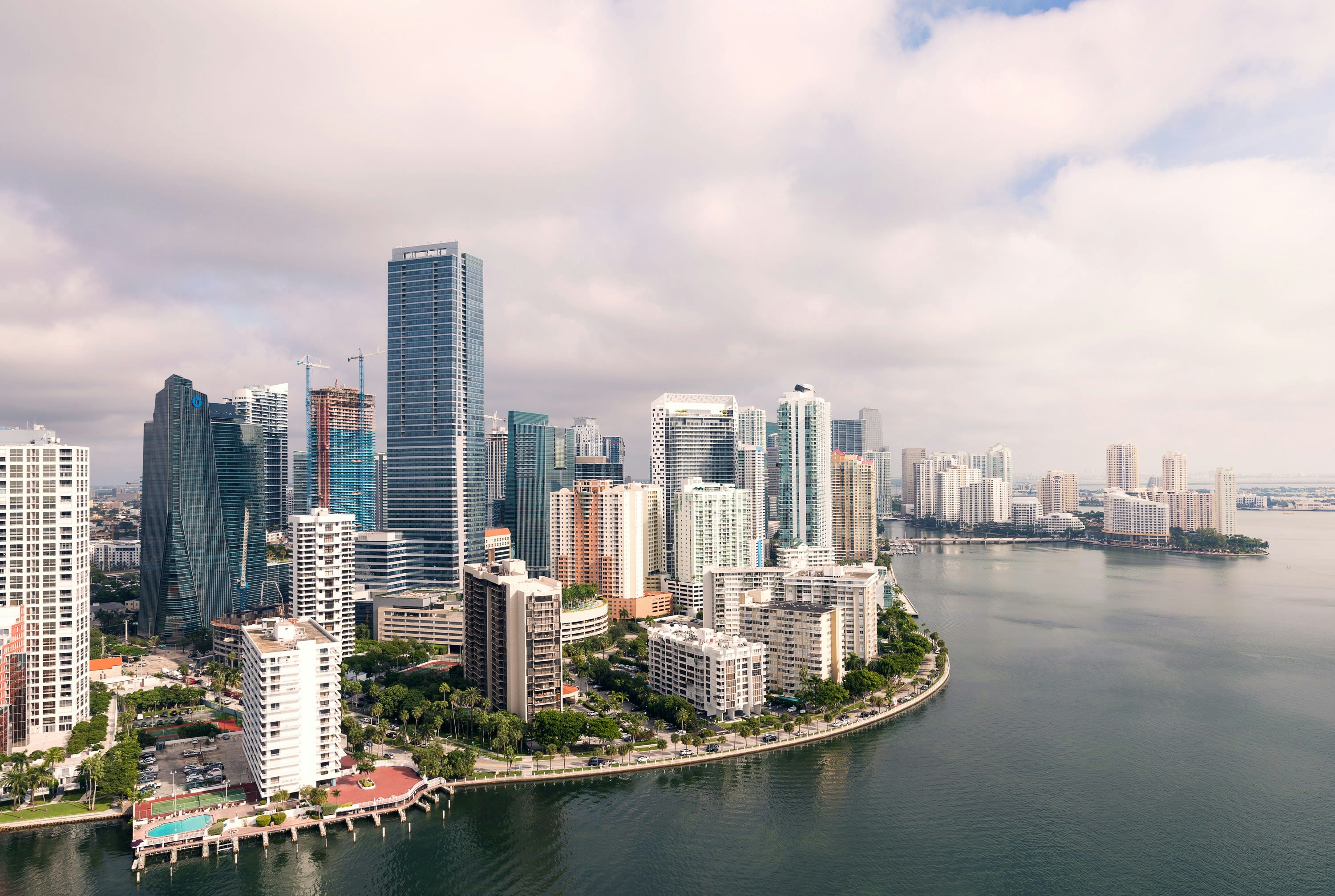 Florida - Miami New Developments inception-app-prod/ZmZmZTUyZTUtZjk5Zi00OGFkLWI0M2ItNGNlN2U4NDYxNWZl/content/2025/10/8cdefe512df7cb74269f022980db4b4353e99735.jpg
