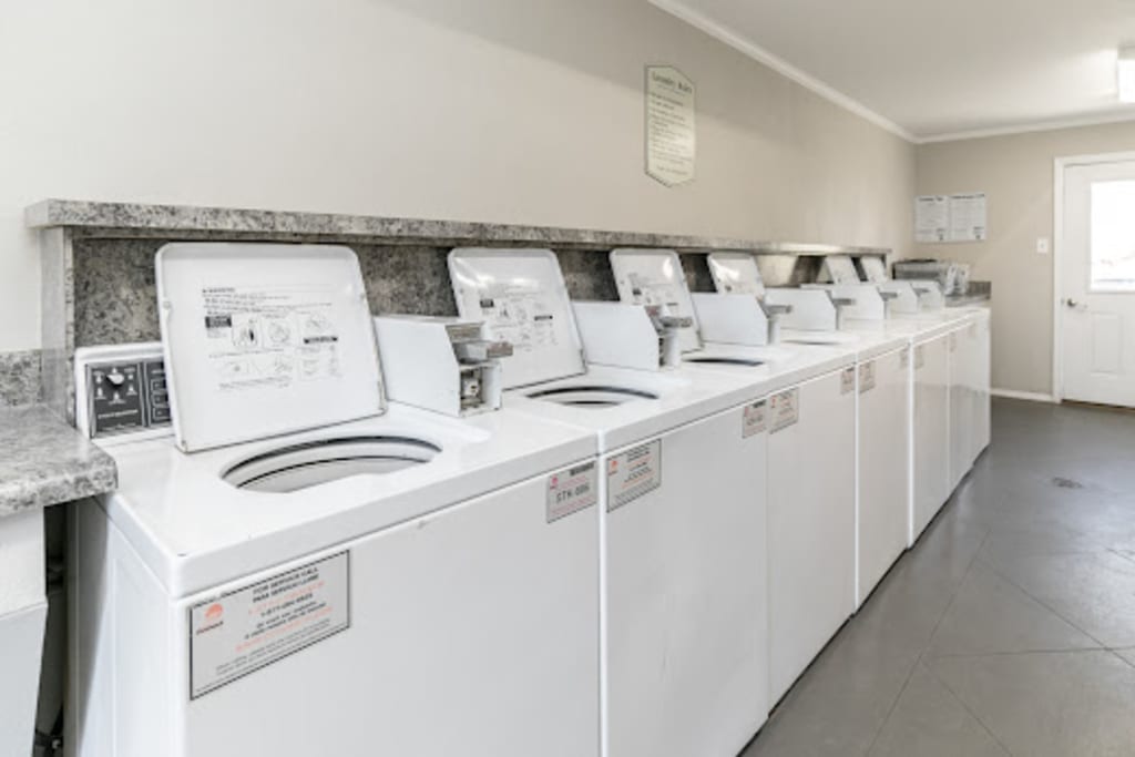 Valley Palms Community Laundry inception-app-prod/OGY5MGZiNWMtNjIyYi00MDJlLTk0MjUtMWZlMmVkM2M0MDQ2/content/2021/10/7adc8d18edb346c6251de97f74cabeb9593c4cdd.jpg