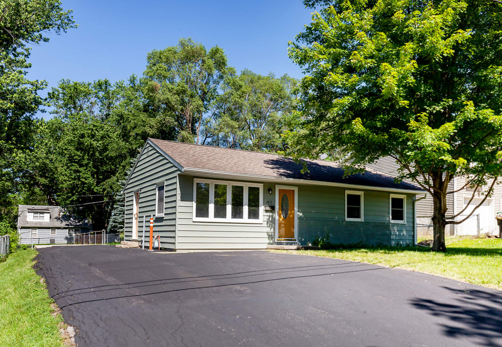 JUST LISTED in Des Moines! Newly Updated Ranch Home! inception-app-prod/ZGM3MjVjZTgtM2M4OC00YzRiLWE2MTgtYTk0MDhmMTdjMzli/content/2022/06/97e1180b8826aa43003f58a421a9a4114bcd1418.jpg