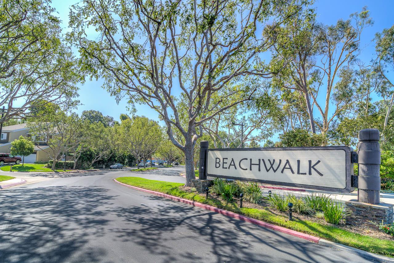 Plan A inception-app-prod/M2MwMjUyYTQtNjA3MS00Yzk2LTgwYjQtNzA4YWMyMzE0NDc2/content/2021/07/BeachwalkCommunity.jpg